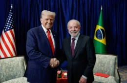 O aperto de mão gelado entre Lula e Trump e o recado nas entrelinhas do G7