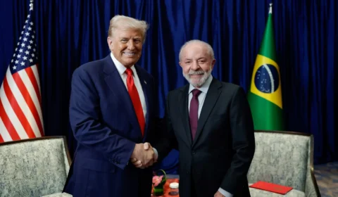 O aperto de mão gelado entre Lula e Trump e o recado nas entrelinhas do G7