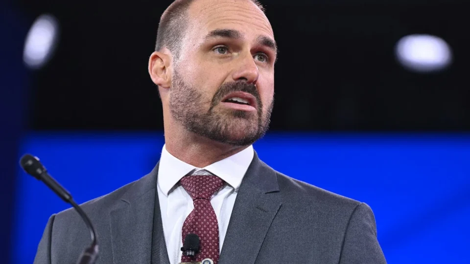 Eduardo Bolsonaro: o irmão que pesa