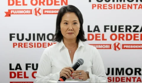 Fujimori se aproxima da presidência do Peru e Sánchez convoca protesto