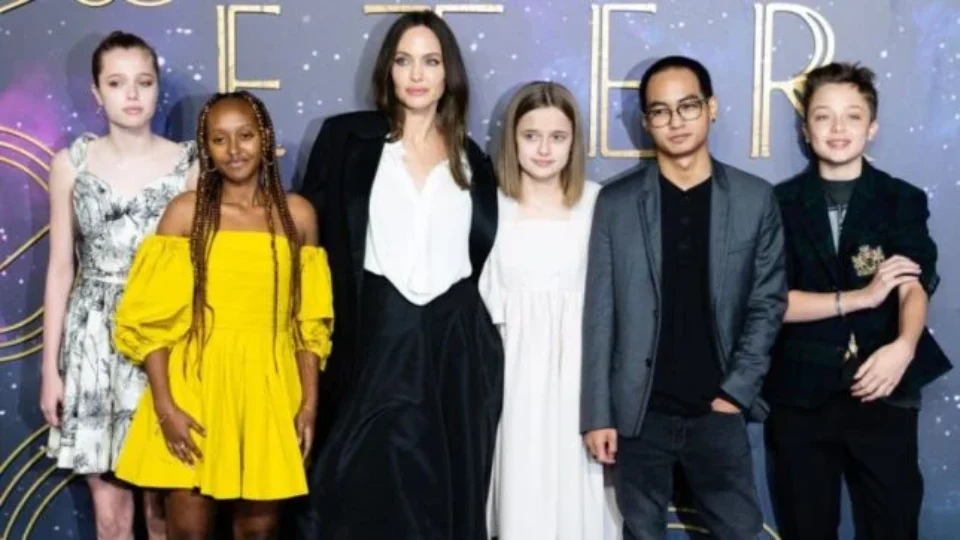 Angelina Jolie revela preparar filhos para sua morte por histórico de câncer