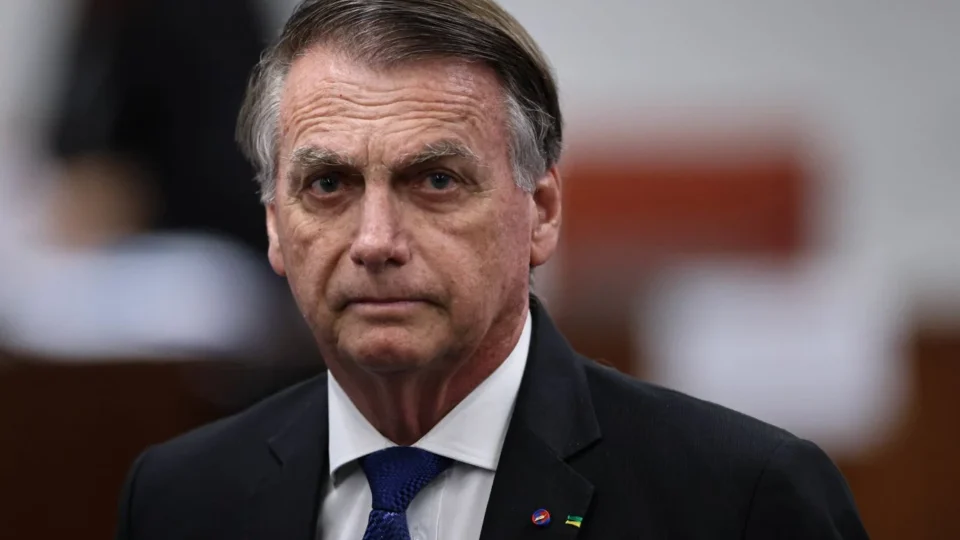 Moraes autoriza depoimento de Bolsonaro sobre arma apreendida pela PM