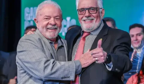 Pressão por saída de Jaques Wagner cresce e testa o silêncio de Lula