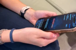 Emirados Árabes Unidos define idade mínima de mídia social aos 15 anos, exige verificações de idade