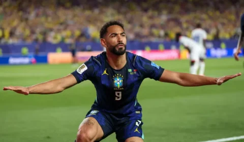 Brasil desencanta, atropela a retranca do Haiti no primeiro tempo e encaminha vitória no torneio mundial