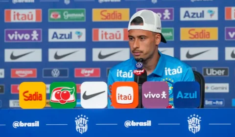 Martinelli se oferece para mudar de posição após corte de Raphinha e manda recado sobre retorno de Neymar