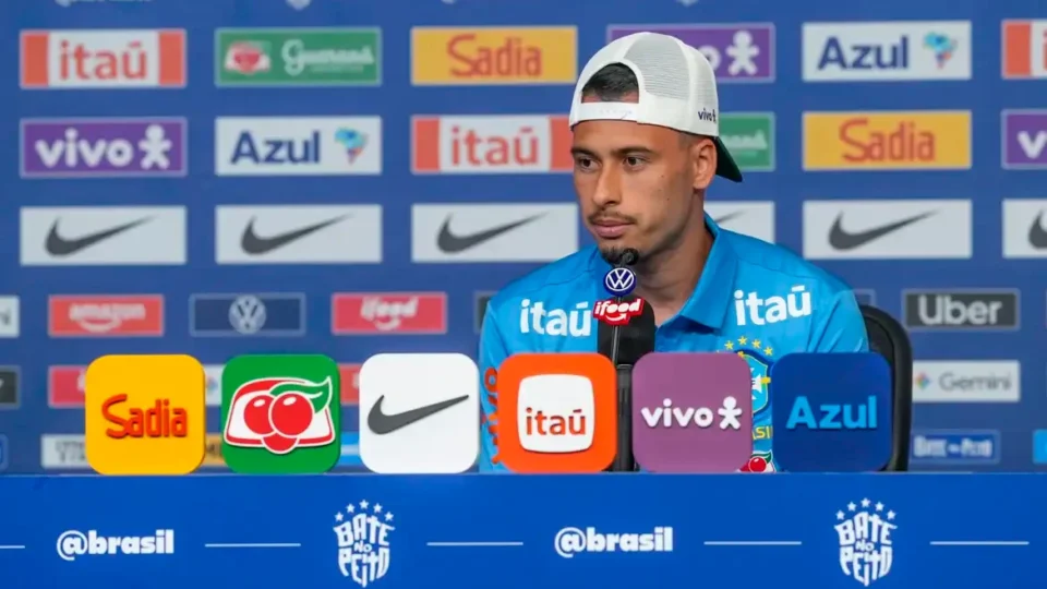 Martinelli se oferece para mudar de posição após corte de Raphinha e manda recado sobre retorno de Neymar