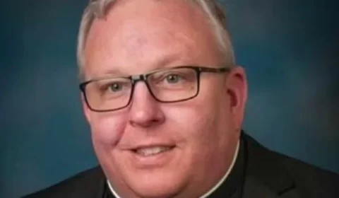 Padre teria desviado R$ 820 mil da igreja e usado dinheiro em cruzeiros, cassino e roupas de grife, diz auditoria