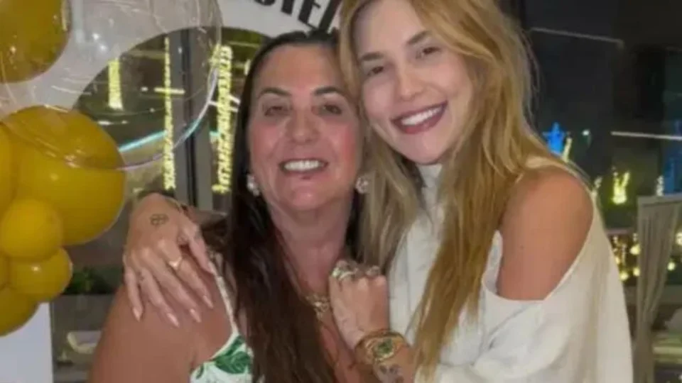 Mãe de Virginia curte post contra a filha após rumor com Vini Jr.