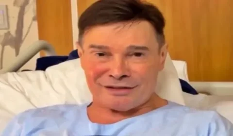 Apresentador é internado com infecção no ouvido após erro em lavagem nasal