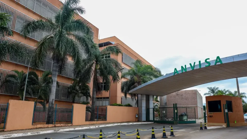 Anvisa proíbe suplemento irregular e suspende lotes de creatina