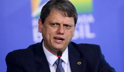 Questionado sobre chapa Haddad-França, Tarcísio ignora adversários e foca em entregas: “Não respondo provocação”