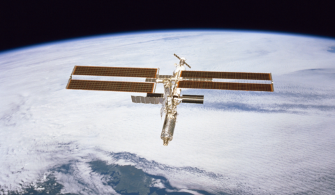 Por que a Estação Espacial Internacional não pode ser lançada em direção ao Sol?