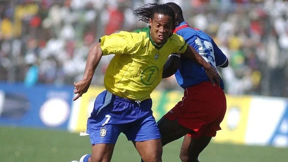 Brasil e Haiti: relembre o jogo que parou uma guerra e marcou a história dos dois países