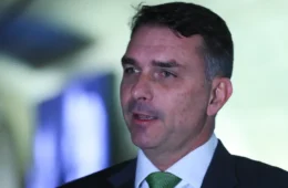 Reuniões reservadas de Flávio Bolsonaro movimentam bastidores e ampliam especulações sobre 2026