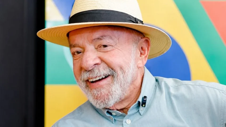 “Não me candidatei para fazer coisa para rico”: Lula inaugura etapa de obra e assina acordo de dívida no RJ