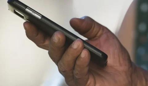 Mulheres relatam perseguição com rastreadores escondidos em São Paulo; prática pode configurar crime de stalking