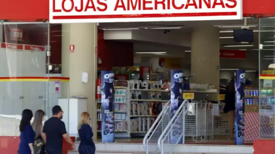 Fraude nas Americanas: Justiça bloqueia R$ 54 bilhões; Beto Sicupira e Paulo Lemann são alvos da PF