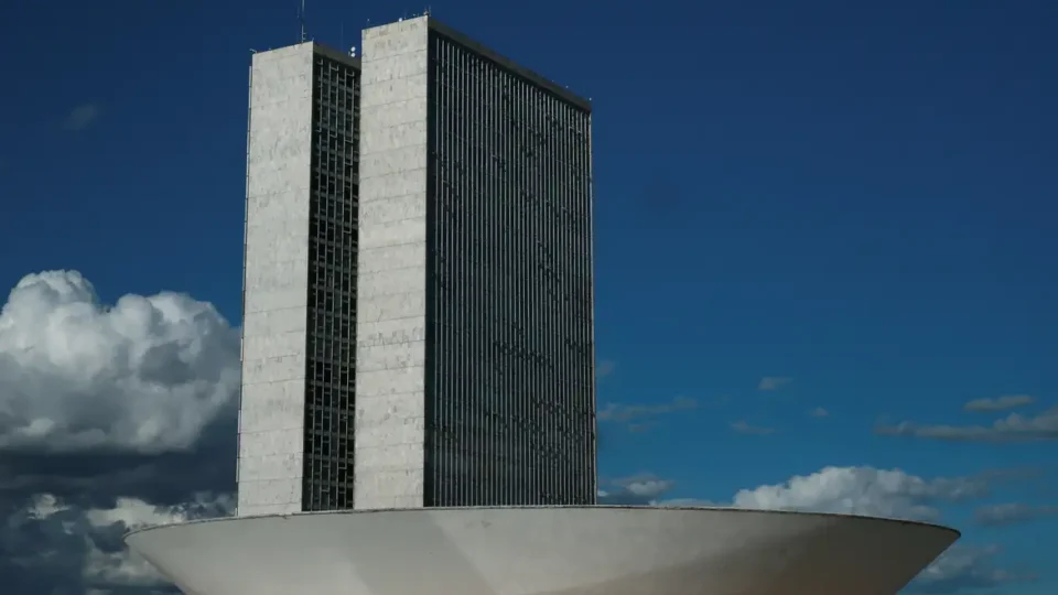 Governo envia projeto à Câmara para ampliar teto de faturamento e limite de funcionários do MEI