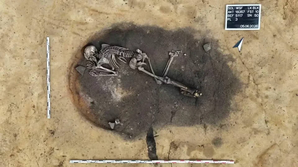 Ritual, assassinato ou morte comum? Homem encontrado dentro de forno de 4,5 mil anos intriga arqueólogos
