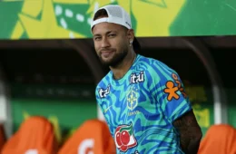 Neymar passa por exame decisivo e aguarda definição sobre estreia do Brasil no Mundial