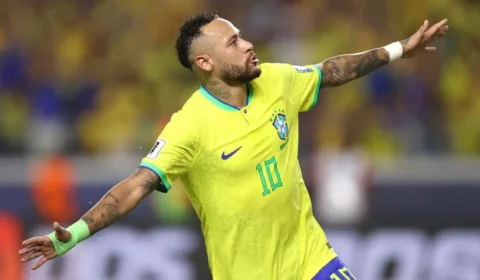 Neymar participa de treino completo e ganha protagonismo antes de duelo com a Escócia