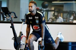 Prazo final para corte acaba e Seleção deve manter Neymar sem teste em campo antes de decisão importante