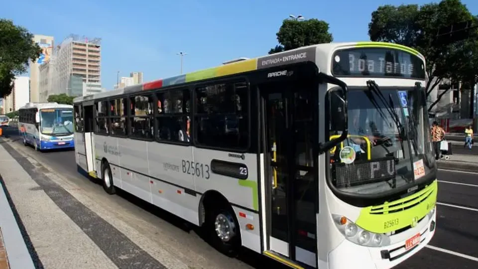 Greve de ônibus no Rio pode parar a cidade na segunda-feira; milhões de passageiros serão afetados