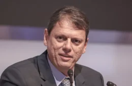 Tarcísio de Freitas alerta para ‘caos institucional’ no Brasil e cobra reforma política antes de ajuste fiscal
