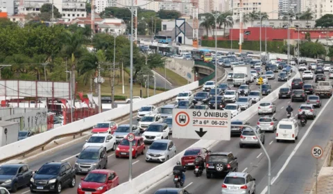 Feriado prolongado altera trânsito em SP: rodízio de veículos será suspenso por dois dias