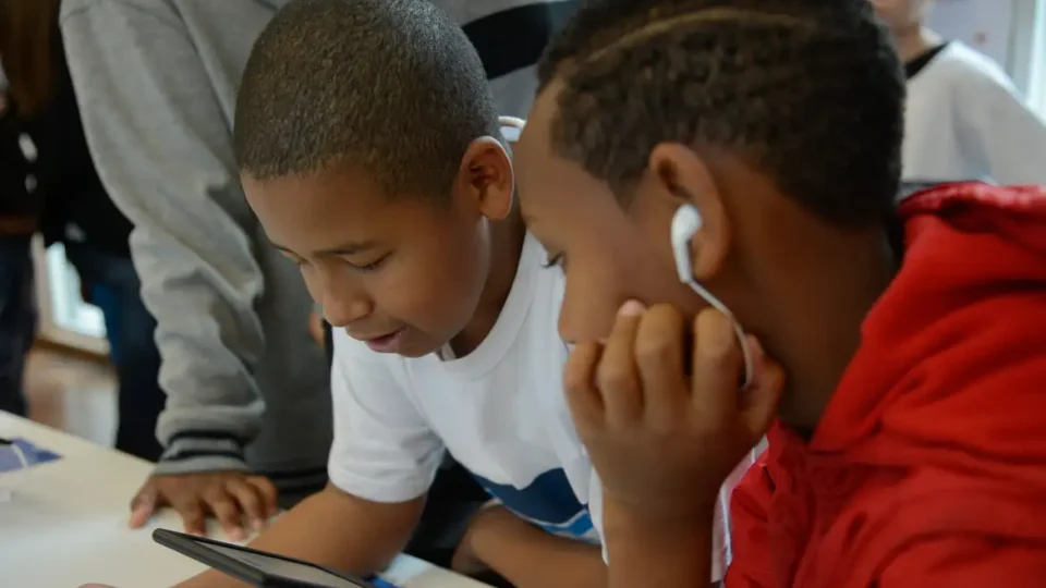 CNJ aprova regras para atuação de crianças e adolescentes em plataformas digitais
