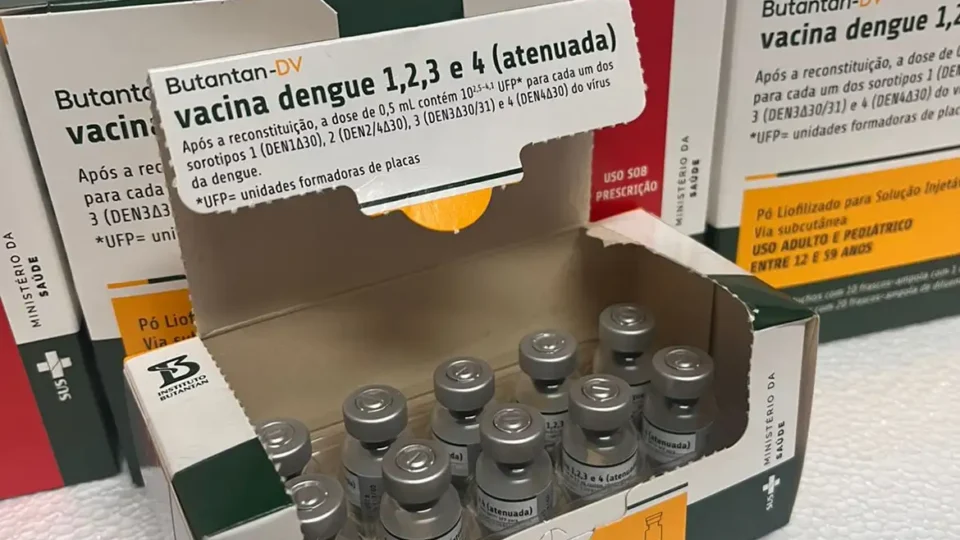 Ministério da Saúde suspende vacina da dengue do Butantan após registro de duas mortes