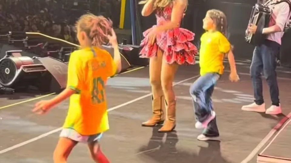 Filhos de Ivete ganham os holofotes: Marcelo estreia como DJ enquanto gêmeas encantam público no São João