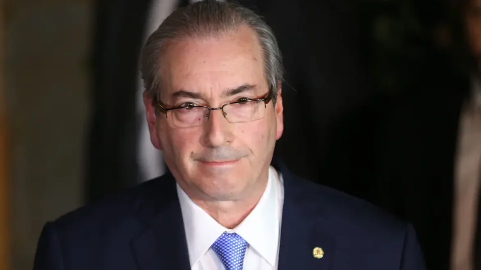 Dino aponta influência de Eduardo Cunha em emendas e manda bloquear até R$ 6 milhões
