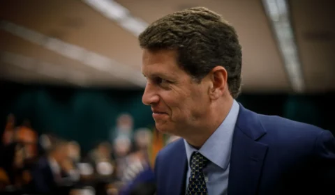 “Flávio é do game”, disse Ricardo Salles ao acusar senador de se aproximar do Centrão e dividir a direita
