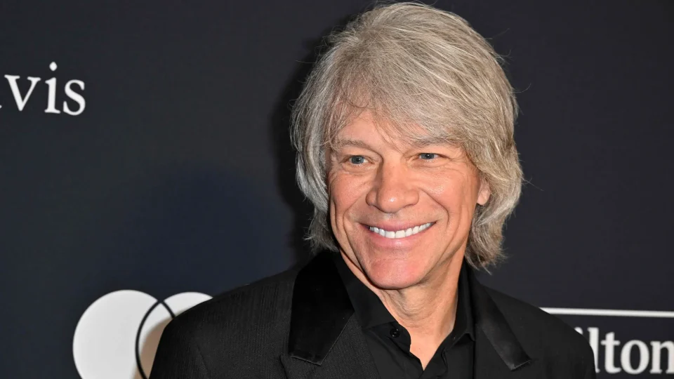 Jon Bon Jovi cancela show após problema de saúde; confira vídeo