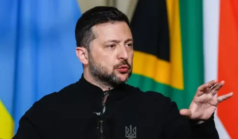 Zelensky anuncia reforma e saída de premiê em meio à guerra