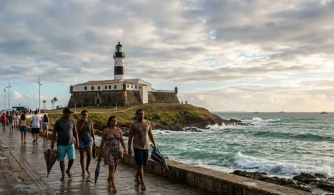 Chuva, feriado nublado e sol na volta: o que esperar em Salvador