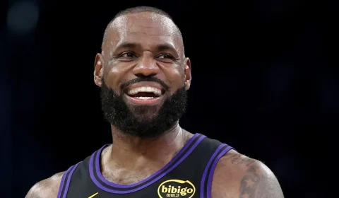 LeBron James Jr vê pai fechar com 76ers por 2 anos e R$ 40 mi