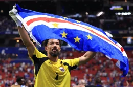 Colo-Colo Chile confirma goleiro Vozinha com contrato de 18 meses