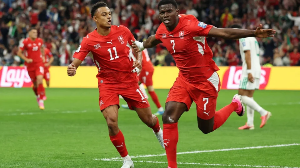 Embolo decide, Suíça elimina Argélia e avança no Mundial