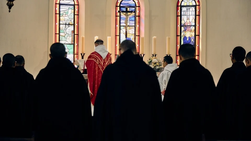 Grupo ultratradicionalista desafia o Vaticano e abre novo capítulo da crise no Brasil