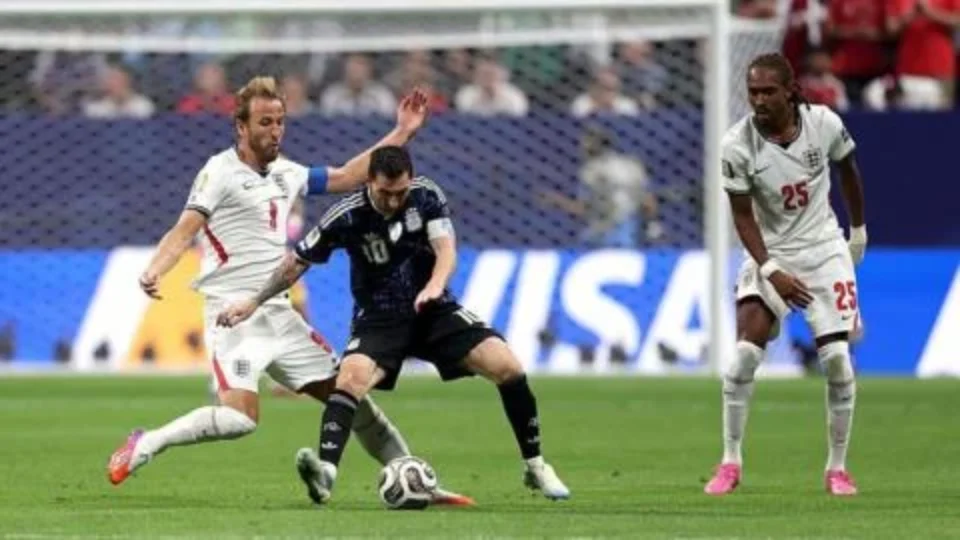 Inglaterra x Argentina: tensão explode na semifinal e decisão fica aberta após primeiro tempo sem gols