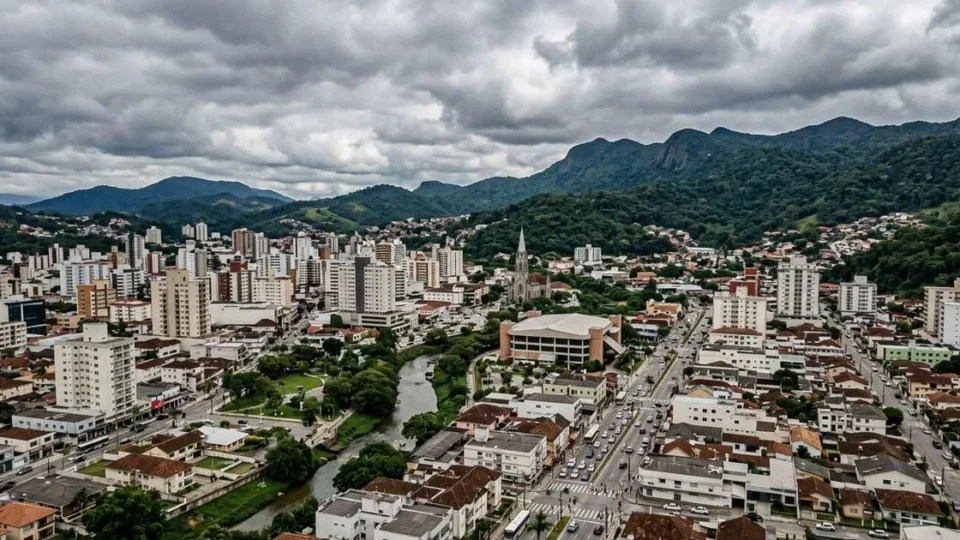 Chuva forte no sábado acende alerta em Joinville