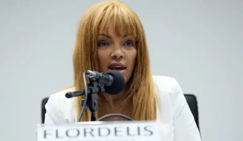 Flordelis é alvo de cobrança na Justiça por dívida ligada a carro usado durante mandato