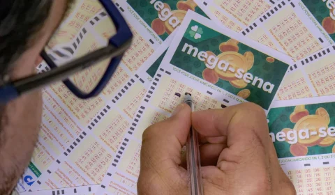 Mega-Sena acumula e prêmio vai a R$ 25 milhões na terça