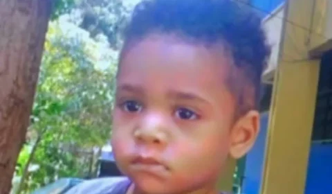 Justiça condena motorista e monitora por morte de menino esquecido em van sob calor extremo