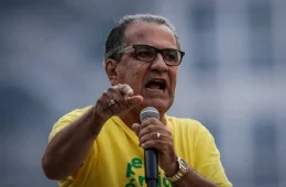 Malafaia rasga o verbo sobre Flávio Bolsonaro: ‘Não passo a mão na cabeça de corrupto’