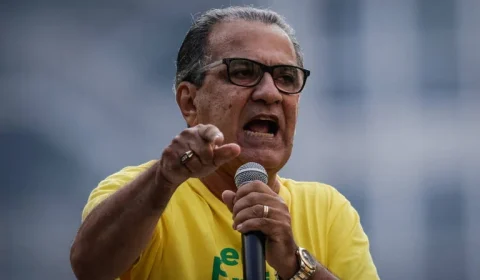 Malafaia rasga o verbo sobre Flávio Bolsonaro: ‘Não passo a mão na cabeça de corrupto’