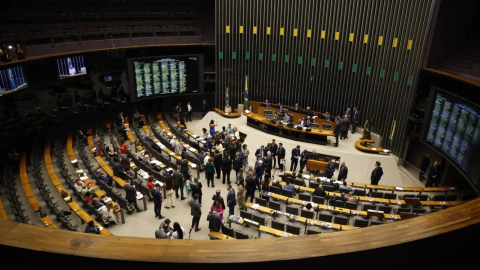 Projeto amplia poder do Cade sobre big techs no Brasil